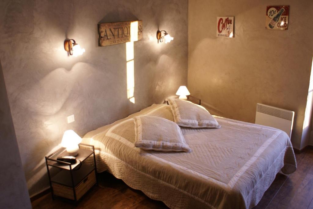 Le Crillon Hotel Murs  Cameră foto